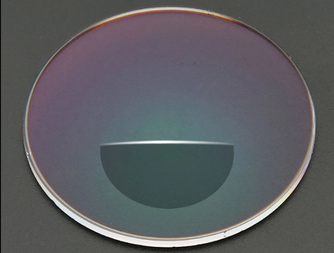 verres de lunettes pour le contrôle de la myopie